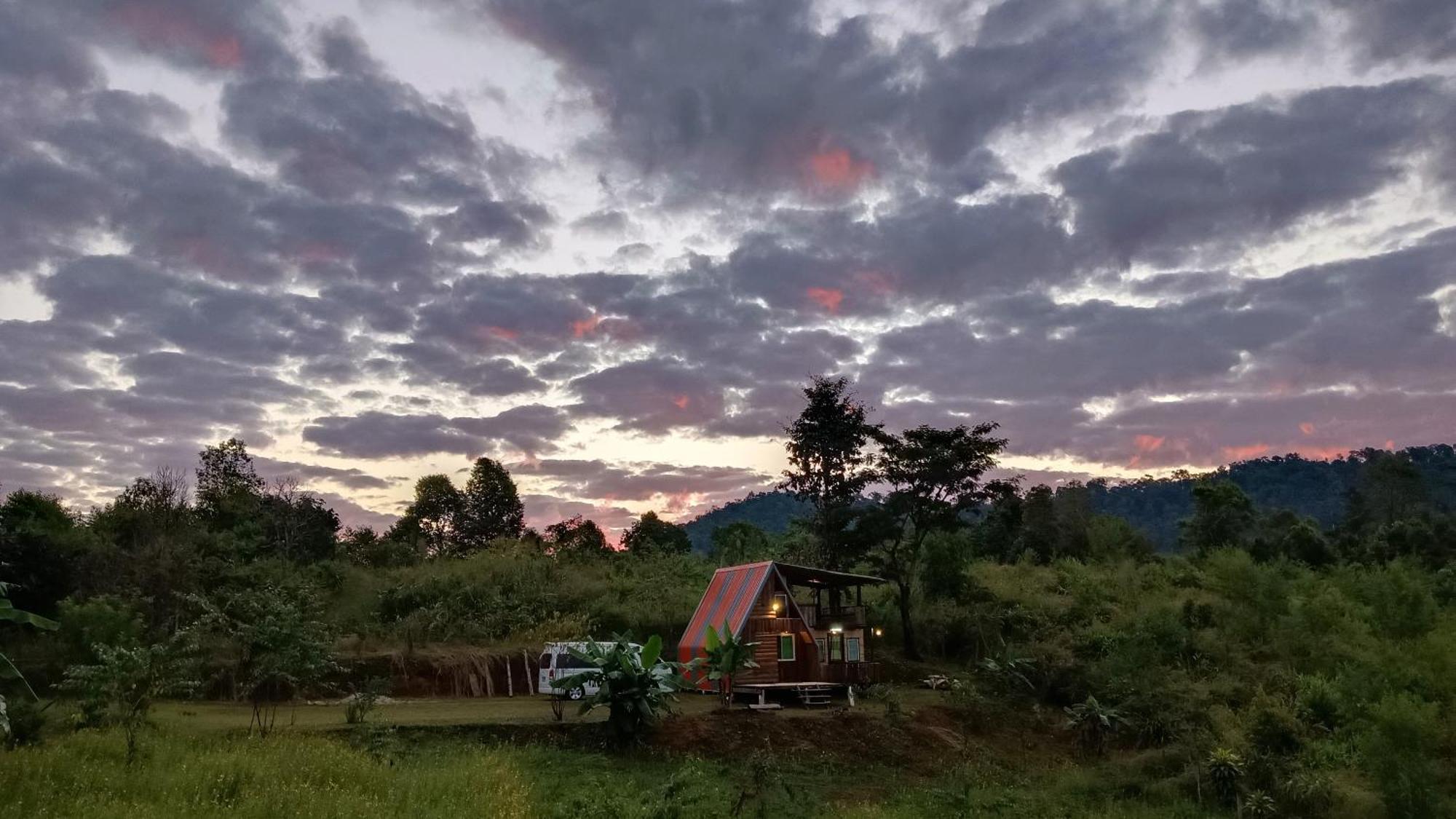 ไร่นิธิสุนทร Nithisoonthon Farmstay Mehongszon Kültér fotó